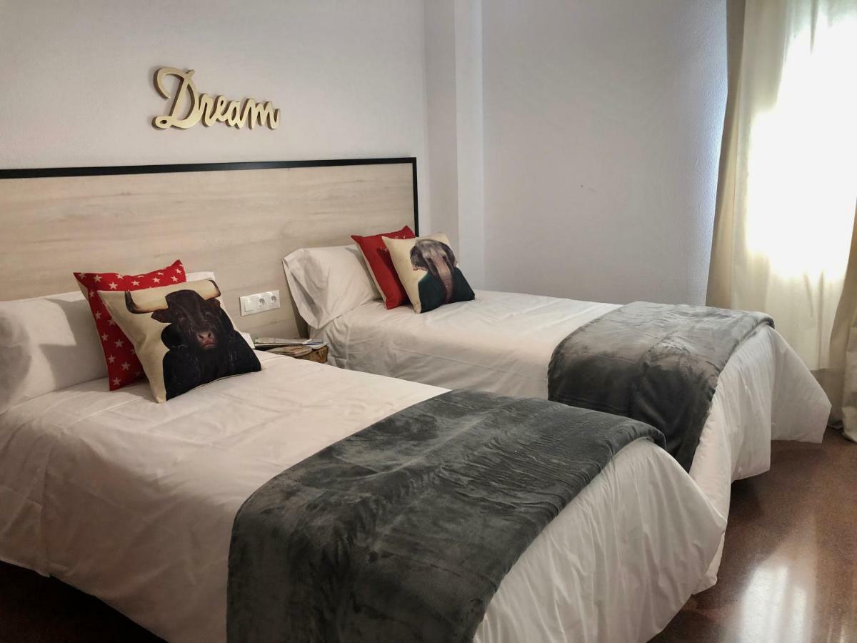Gatu Premium Villa Aramburu, " Preferente Mayores De 25 Anos Y Familias " El Puerto de Santa Maria Luaran gambar