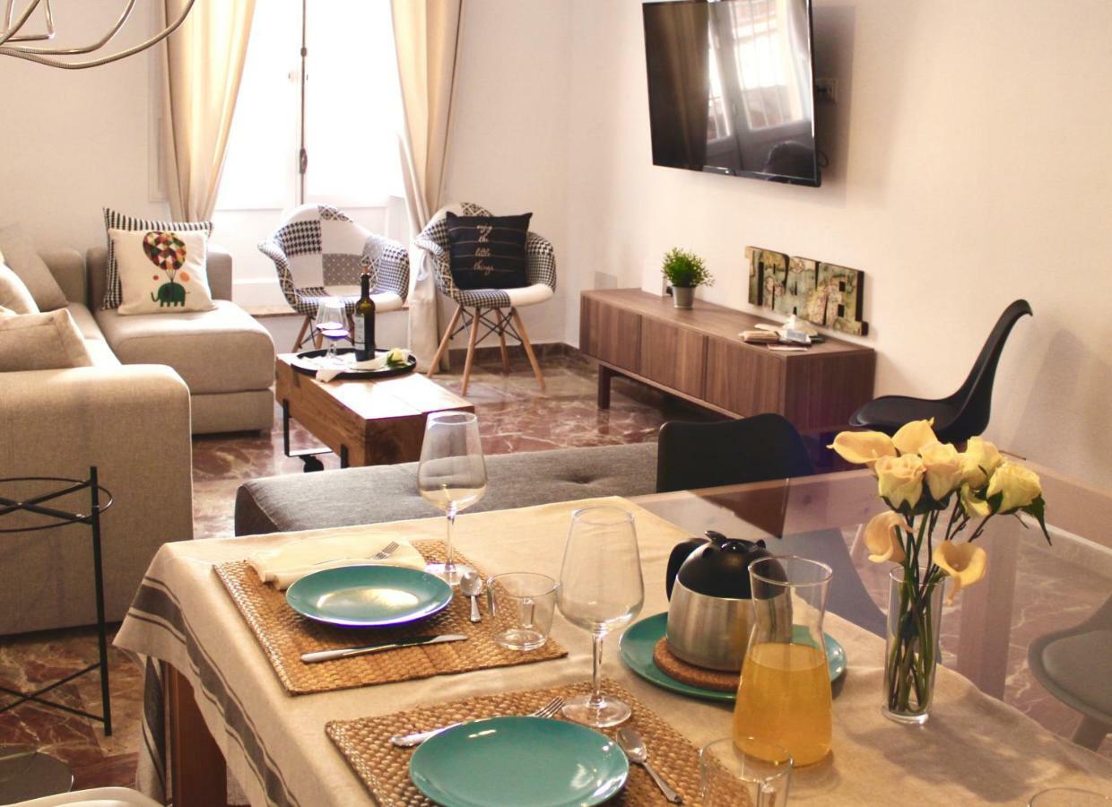 Gatu Premium Villa Aramburu, " Preferente Mayores De 25 Anos Y Familias " El Puerto de Santa Maria Luaran gambar